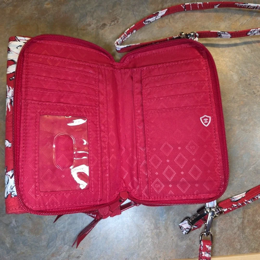 Vera Bradley 3 in 1 Crossbody Wallet Beary Merry Red Polar Bear Winter Christmas